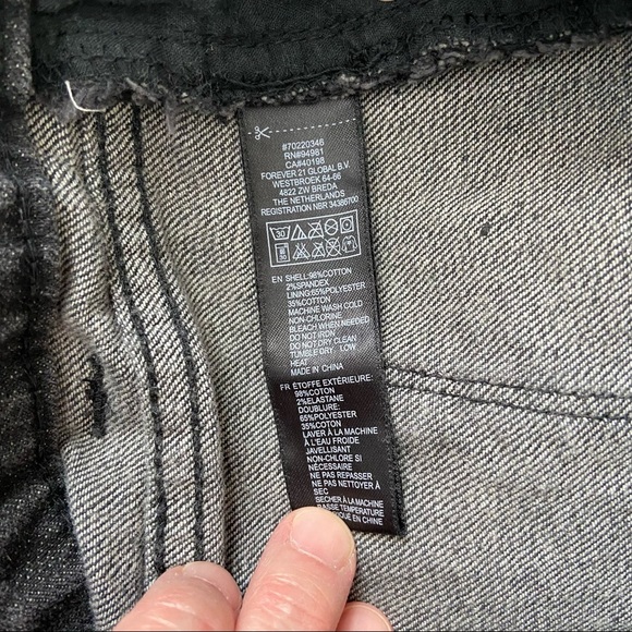 2.1 DENIM Faded Black Denim Jean Shorts 24 - Picture 5 of 5